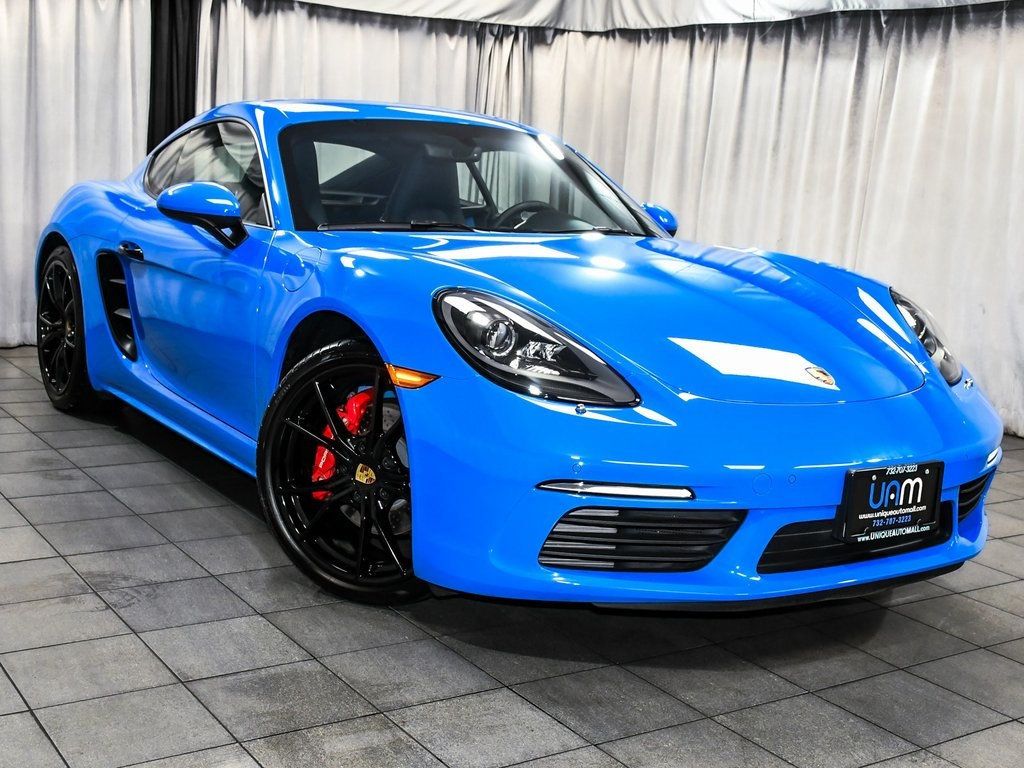 2025 Porsche Cayman S photo 3
