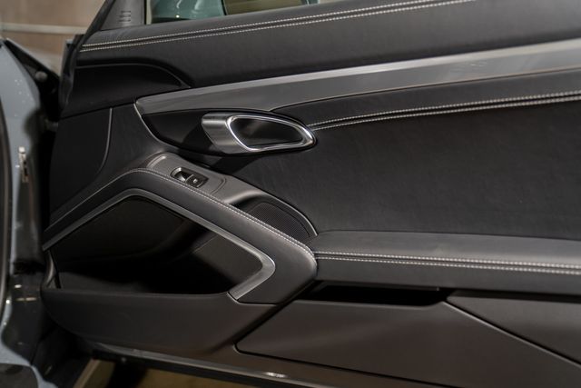 2025 Porsche 718 Cayman S Coupe - 23056039 - 26