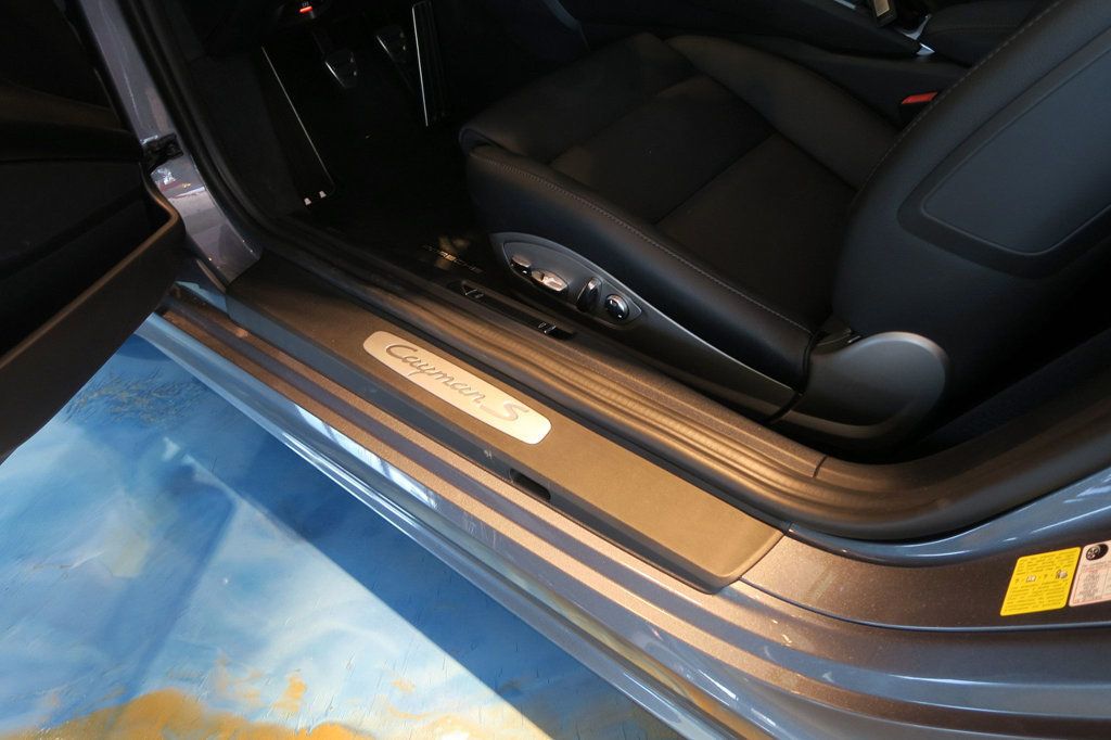2025 Porsche Cayman S photo 16