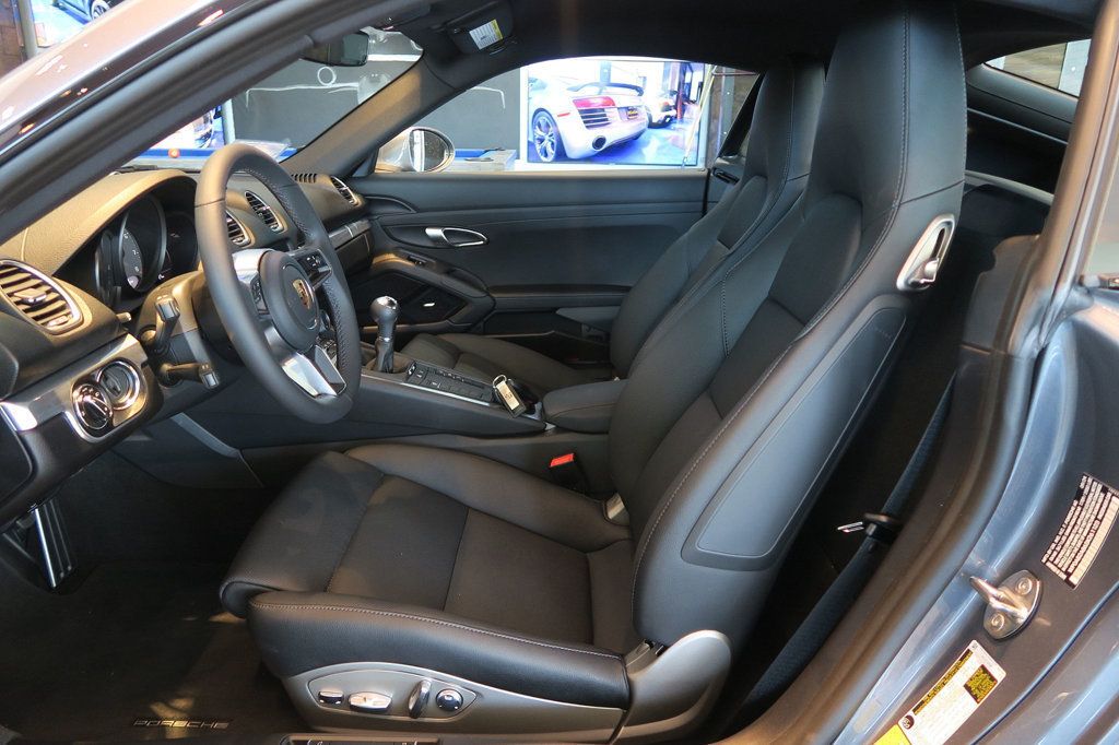 2025 Porsche Cayman S photo 18