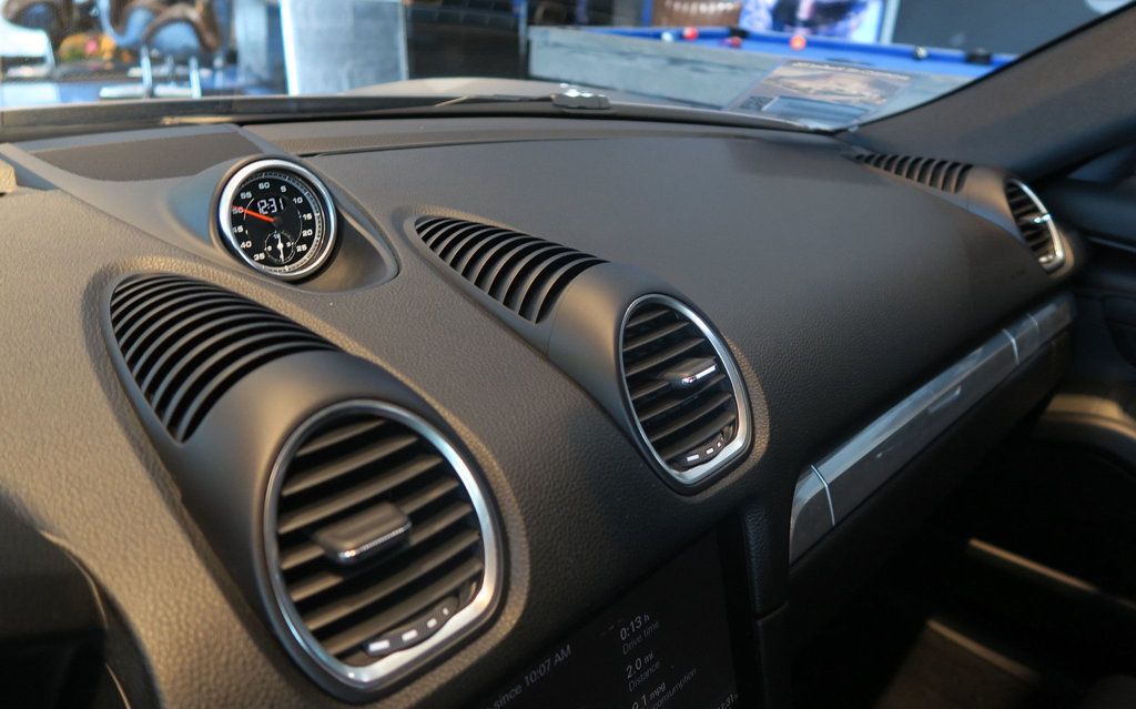 2025 Porsche Cayman S photo 28