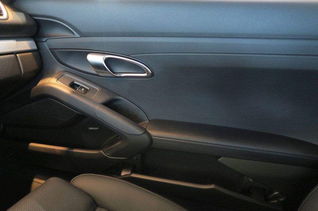 2025 Porsche Cayman S photo 30