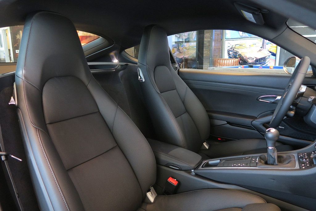 2025 Porsche Cayman S photo 32