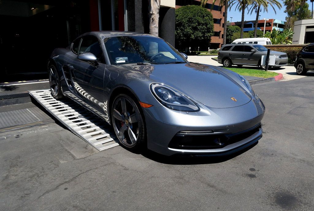 2025 Porsche Cayman S photo 4
