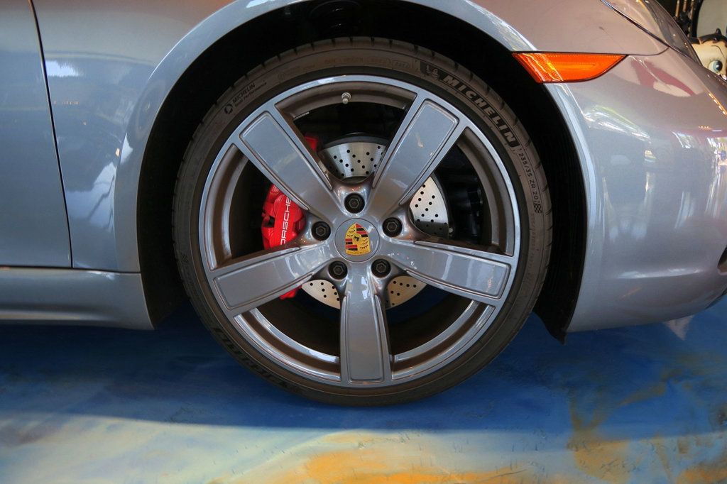 2025 Porsche Cayman S photo 39