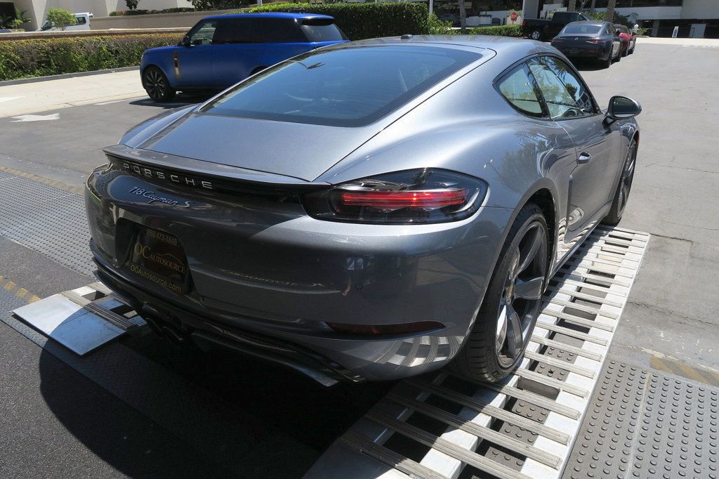 2025 Porsche Cayman S photo 9