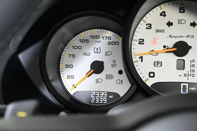 2025 Porsche 718 Spyder RS - 22946713 - 11