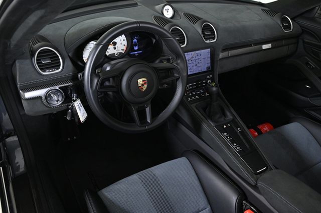 2025 Porsche 718 Spyder RS - 22946713 - 3