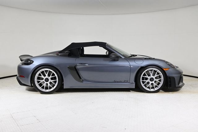 2025 Porsche 718 Spyder RS - 22946713 - 7
