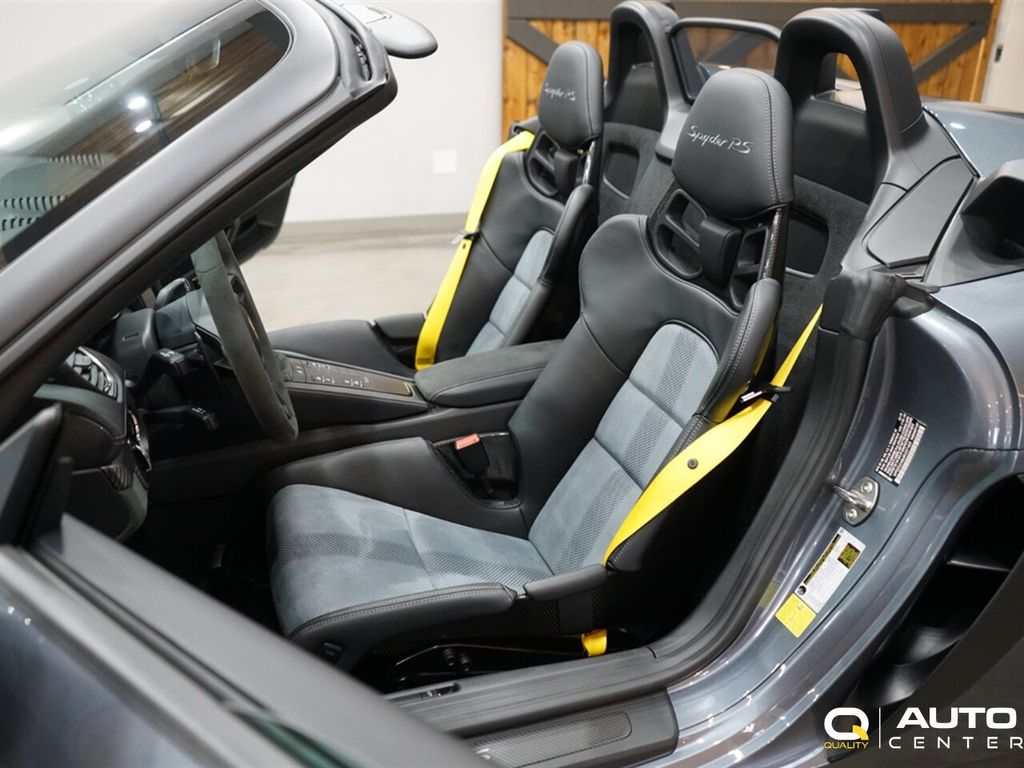 2025 Porsche 718 Spyder RS Roadster - 22959739 - 17