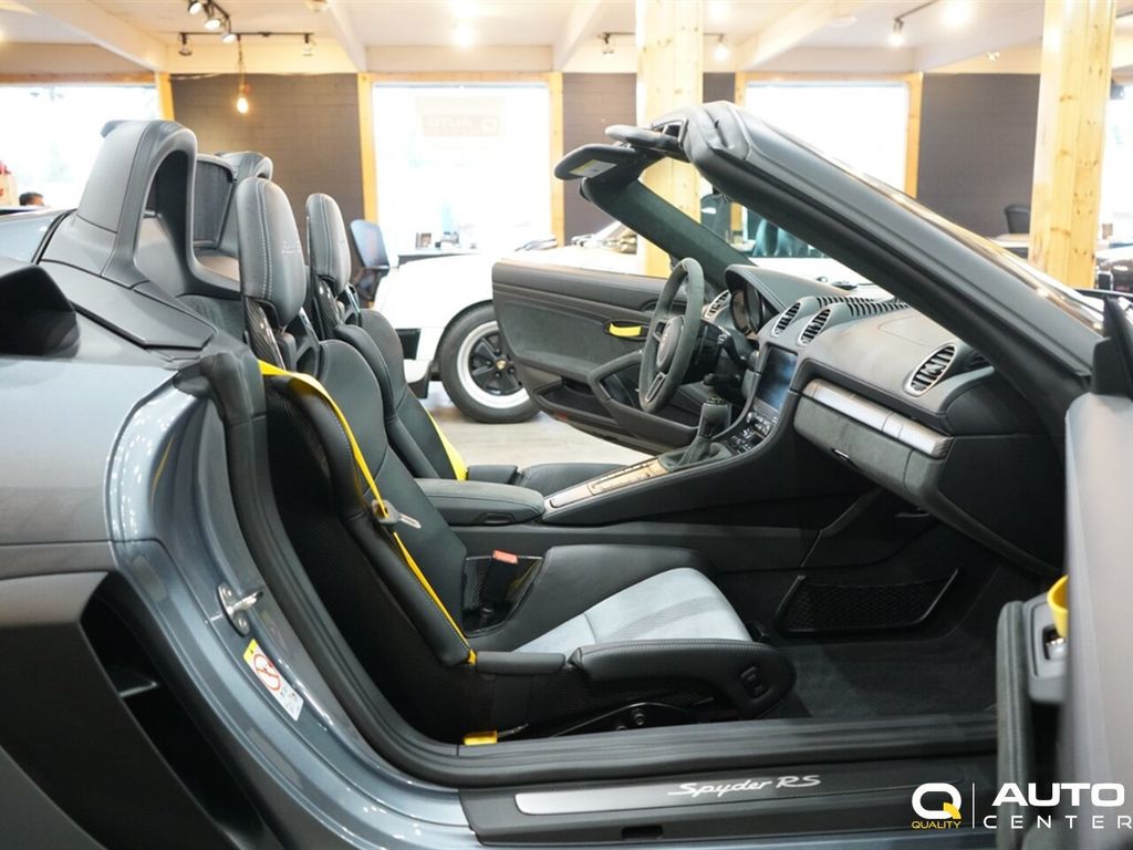 2025 Porsche 718 Spyder RS Roadster - 22959739 - 32