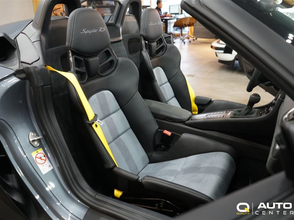 2025 Porsche 718 Spyder RS Roadster - 22959739 - 33