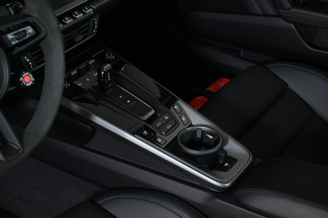 2025 Porsche 911  - 22906412 - 16