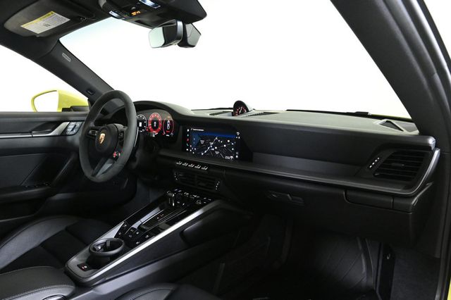 2025 Porsche 911  - 22906412 - 17