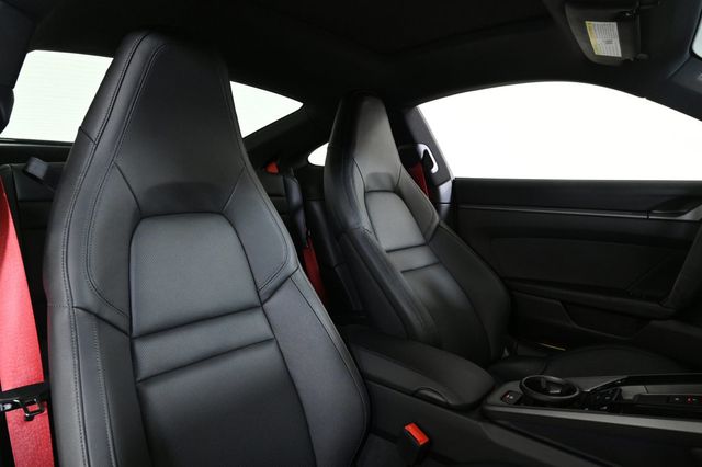 2025 Porsche 911  - 22906412 - 18