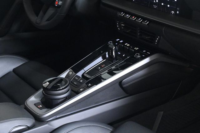 2025 Porsche 911  - 22916605 - 23