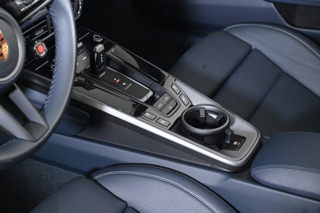 2025 Porsche 911  - 22964883 - 15