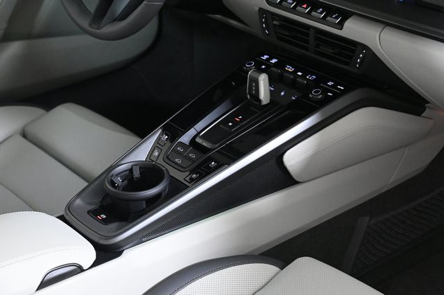 2025 Porsche 911 Carrera - 22912503 - 25