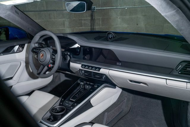 2025 Porsche 911 Carrera Coupe - 23008557 - 9
