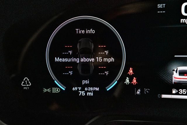 2025 Porsche 911 Carrera Coupe - 23008557 - 12