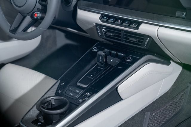 2025 Porsche 911 Carrera Coupe - 23008557 - 18