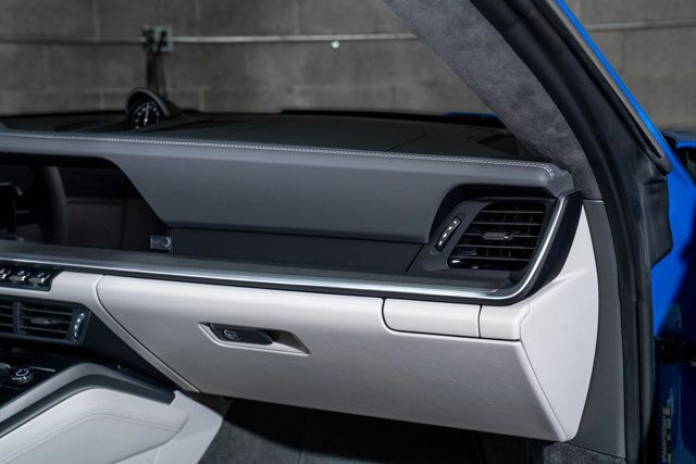 2025 Porsche 911 Carrera Coupe - 23008557 - 19