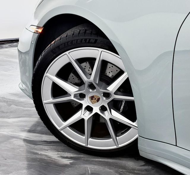 2025 Porsche 911 Carrera Coupe - 23028428 - 16