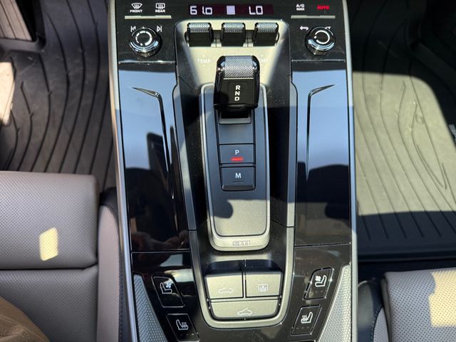 2025 Porsche 911 - Photo 12