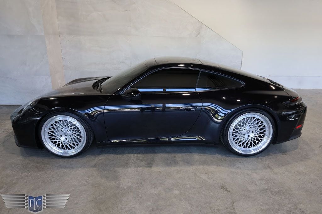 2025 Porsche 911 Carrera Coupe - 22762310 - 10