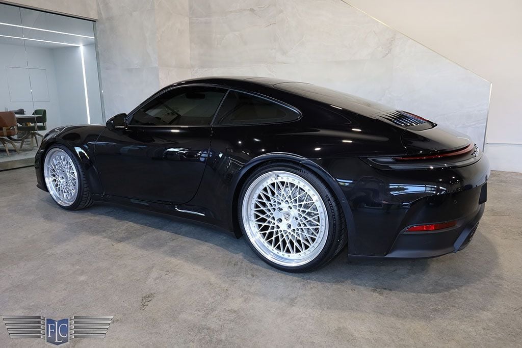 2025 Porsche 911 Carrera Coupe - 22762310 - 4