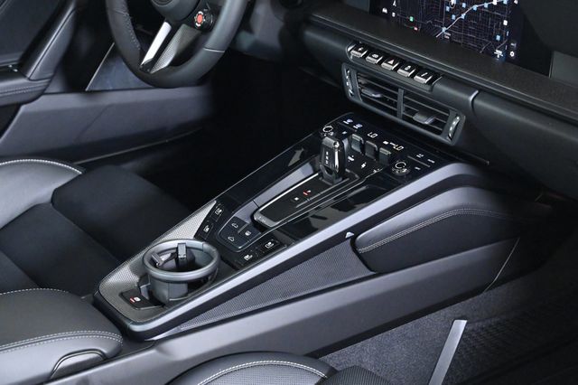 2025 Porsche 911 Carrera GTS - 22914479 - 25