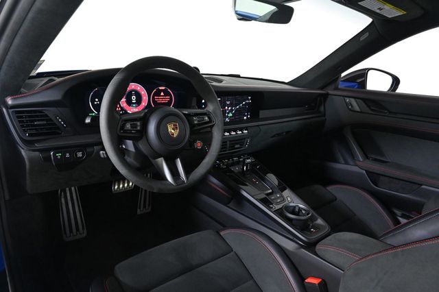 2025 Porsche 911 Carrera GTS - 22991640 - 11