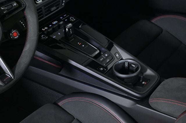 2025 Porsche 911 Carrera GTS - 22991640 - 16