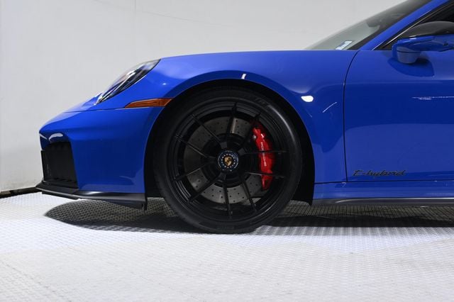 2025 Porsche 911 Carrera GTS - 22991640 - 32