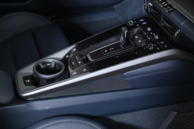 2025 Porsche 911 Carrera S - 22986420 - 21