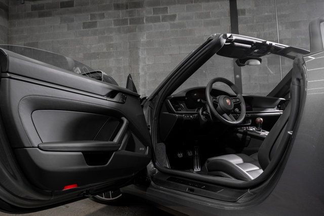 2025 Porsche 911 Carrera T Cabriolet - 22925987 - 34