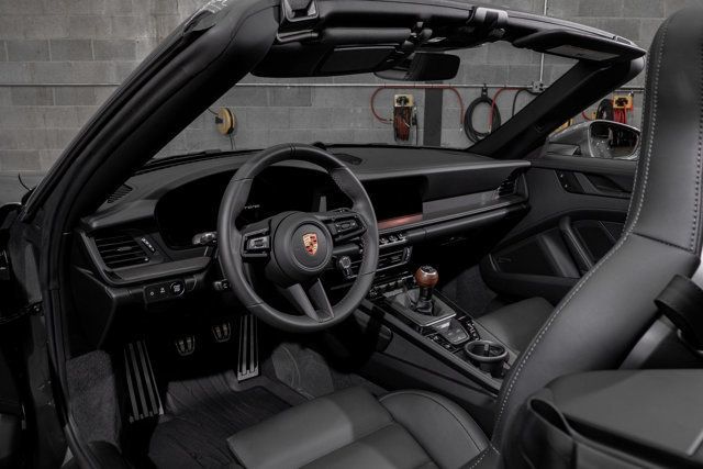 2025 Porsche 911 Carrera T Cabriolet - 22925987 - 8
