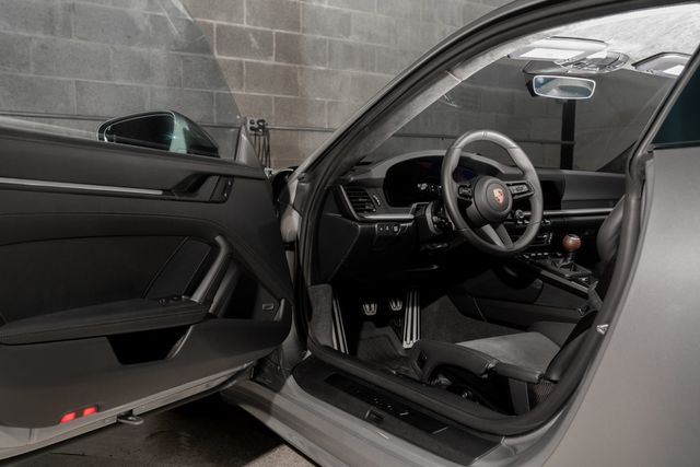 2025 Porsche 911 Carrera T Coupe - 23071641 - 16