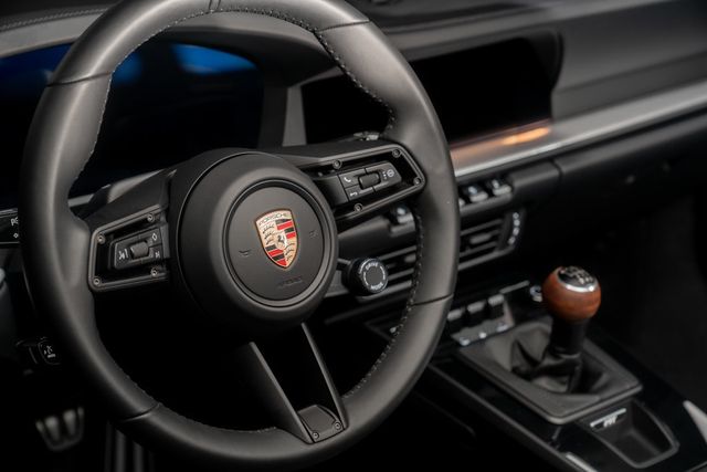 2025 Porsche 911 Carrera T Coupe - 23071641 - 18