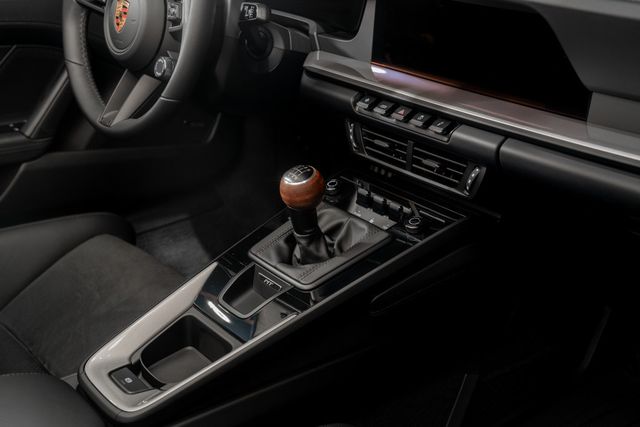 2025 Porsche 911 Carrera T Coupe - 23071641 - 23