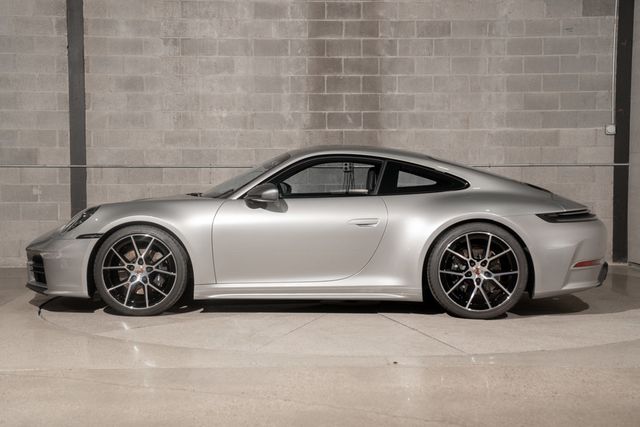2025 Porsche 911 Carrera T Coupe - 23071641 - 3