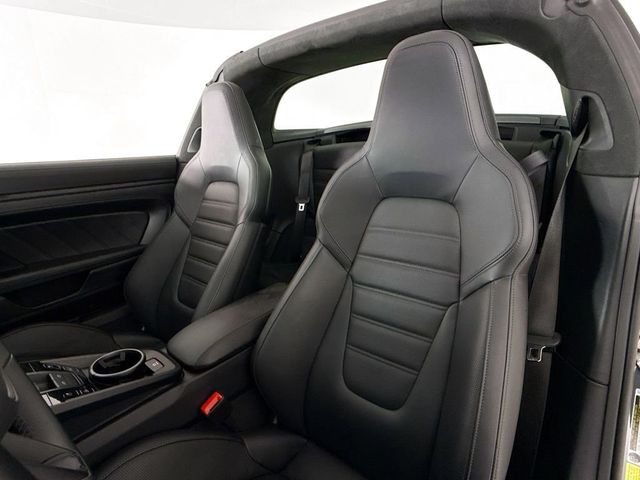 2025 Porsche 911 Targa 4 GTS - 22982915 - 3