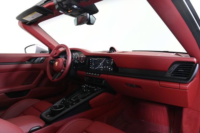 2025 Porsche 911 Targa 4 GTS - 22989386 - 16