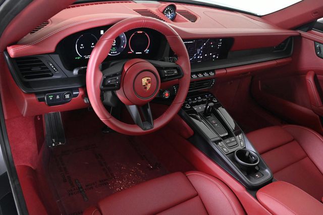 2025 Porsche 911 Targa 4 GTS - 22989386 - 3