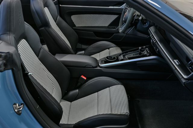 2025 Porsche 911 Turbo S Cabriolet - 22940987 - 36