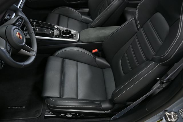 2025 Porsche 911 Turbo S Cabriolet - 22974317 - 35