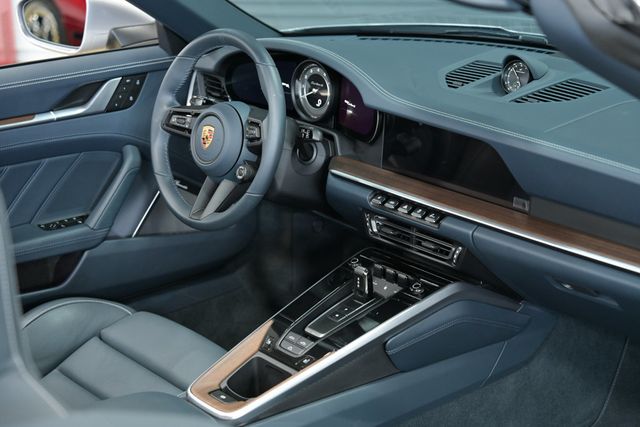 2025 Porsche 911 Turbo S Cabriolet - 23040575 - 34