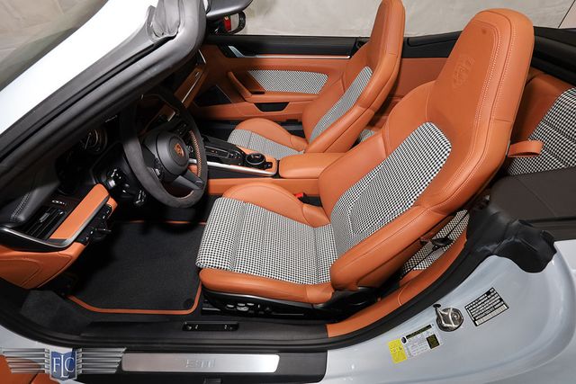 2025 Porsche 911 Turbo S Cabriolet - 23038395 - 18