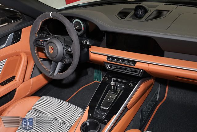 2025 Porsche 911 Turbo S Cabriolet - 23038395 - 22