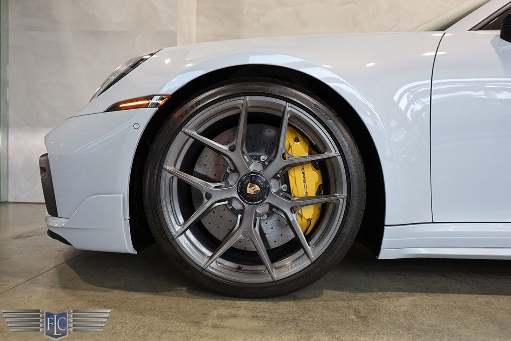 2025 Porsche 911 Turbo S Cabriolet - 23038395 - 40